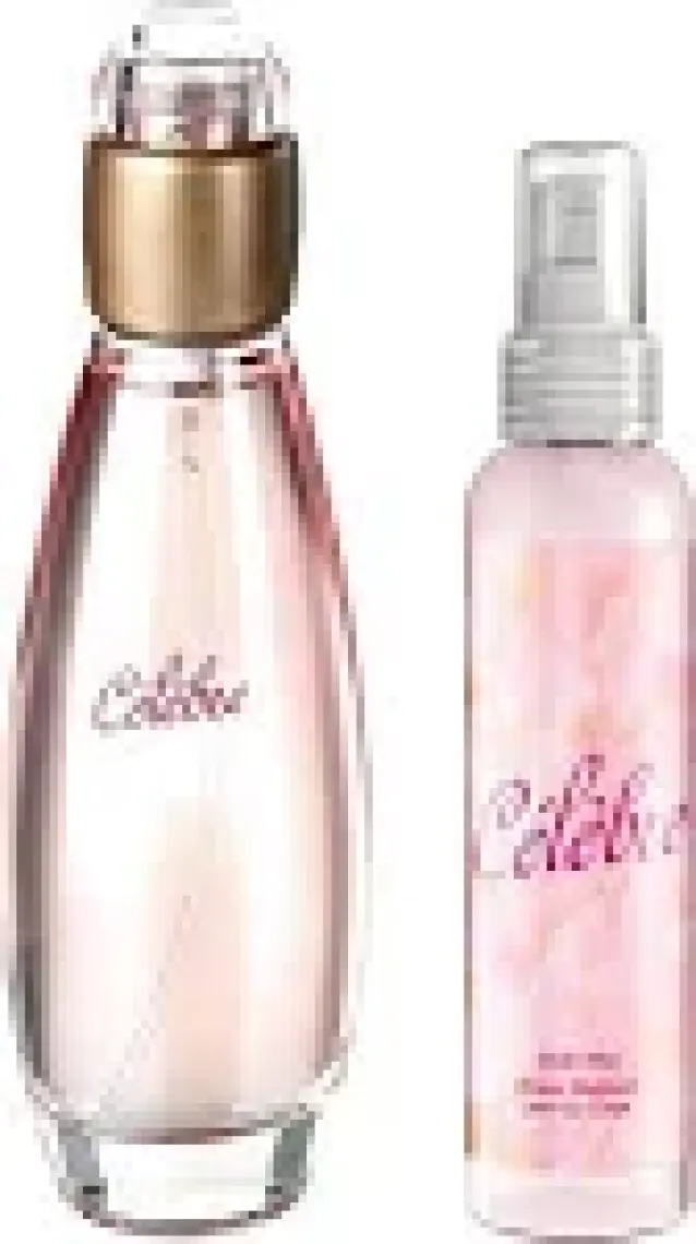 Avon Celebre Kadın EDT Parfüm ve Vücut Spreyi Seti - Çiçeksi ve Meyveli Aroma, 50 ml + 100 ml Özel Hediye Paketi