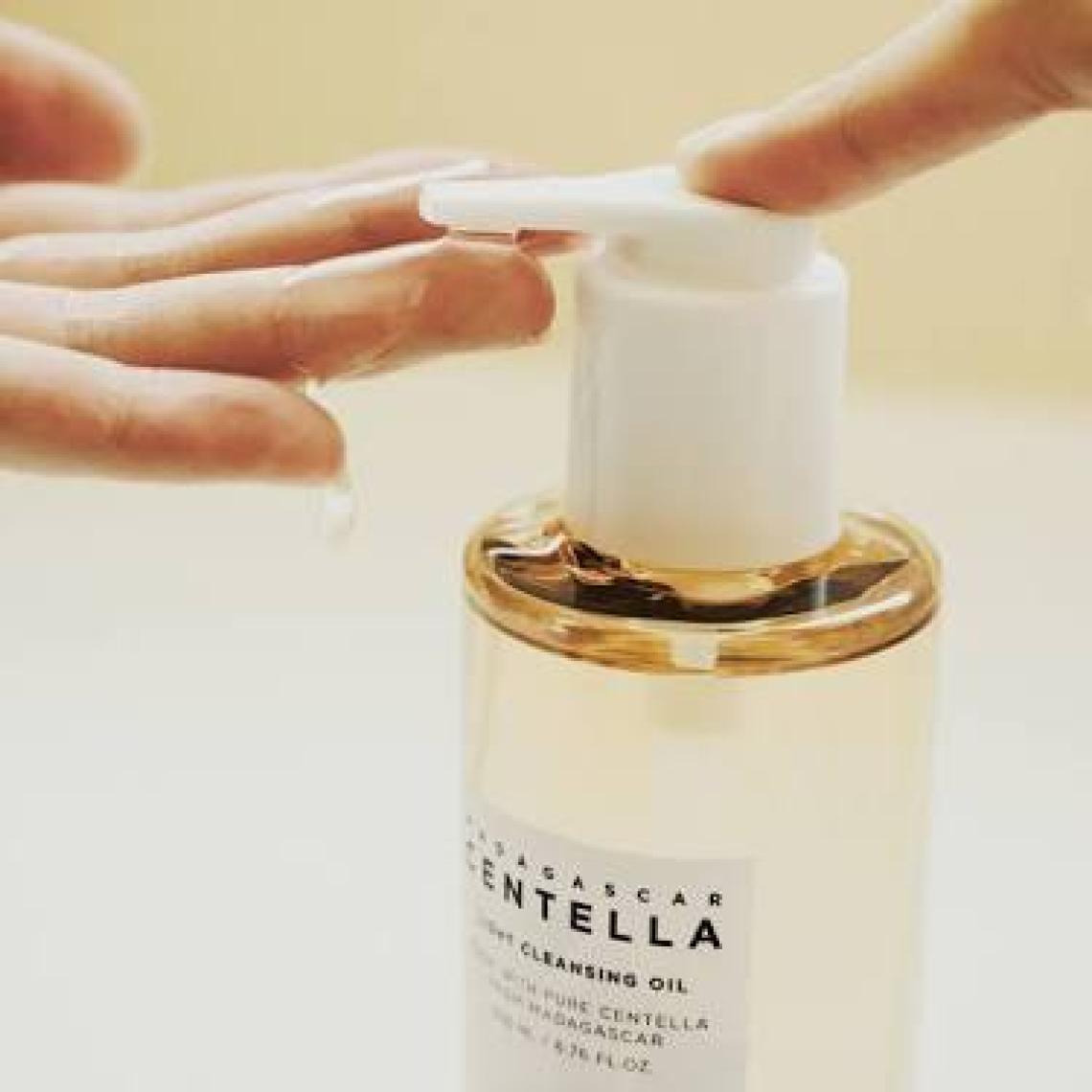 SKIN1004 Madagascar Centella Light Cleansing Oil - Yüz Temizleme Yağı 200ml