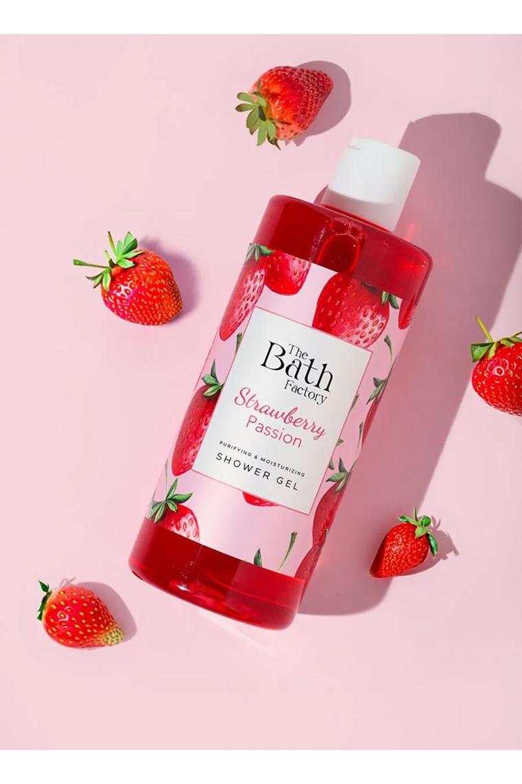 The Bath Factory Çilekli Vücut Peelingi + Çilekli Duş Jeli + Çilekli Köpük Sabun