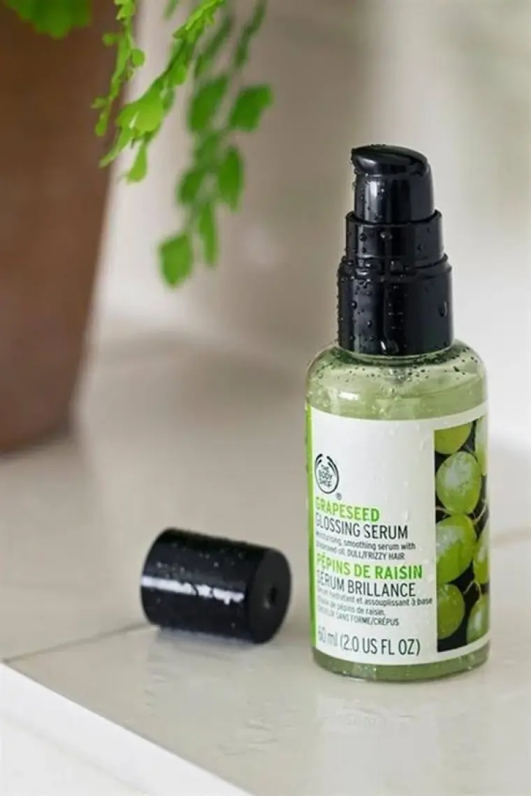 The Body Shop Grapeseed Üzüm Çekirdeği Yağı Parlaklık Veren Saç Serumu 60 ML