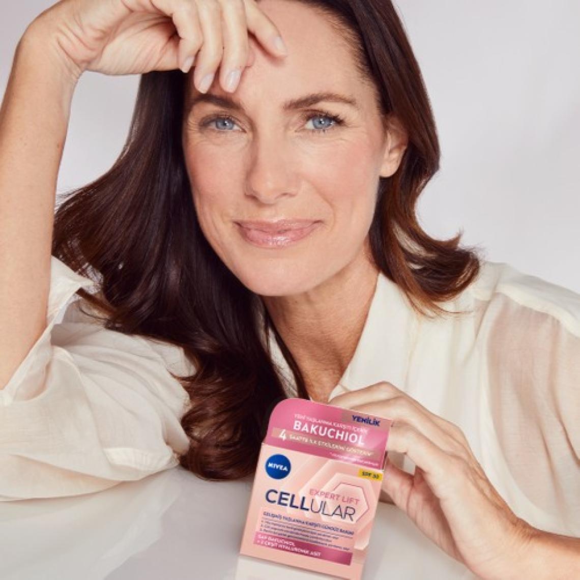 NIVEA Cellular Expert Lift Saf Bakuchiol Gelişmiş  Gündüz Yüz Kremi SPF 30 Güneş Koruması ve Gece Yüz Kremi 50ml,Saf Hyaluronik Asit