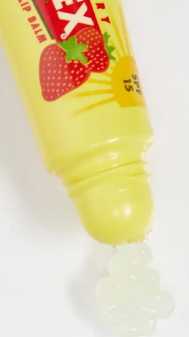 Carmex Lip Balm Çilek Dudak Kremi 10GR
