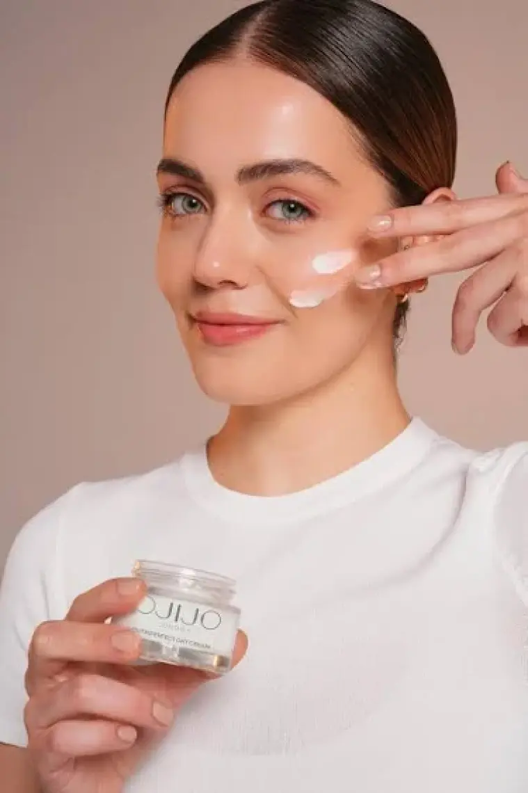 Ojijo London Besleyici ve Nemlendirici Su Bazlı Gündüz Kremi 50 ml