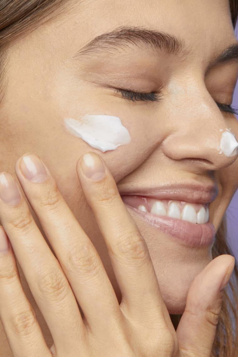 Yaşlanma Karşıtı Yüz Bakım Kremi 100ml, Nemlendirici, Sıkı Cilt Görünümü, Antioksidan, UV Koruması