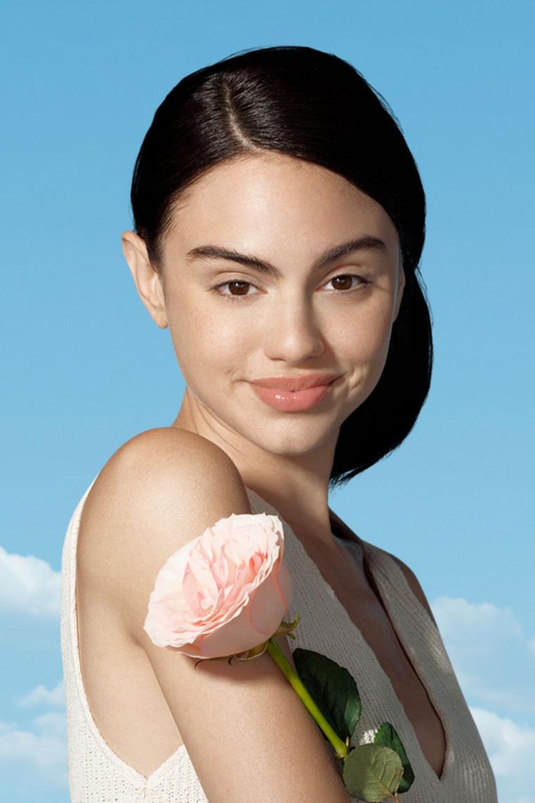 Aqua Rose Organik Gül Suyu Nemlendirici Yüz Sprey 150ml, Makyaj Öncesi ve Makyaj Sonrası Sabitleyici