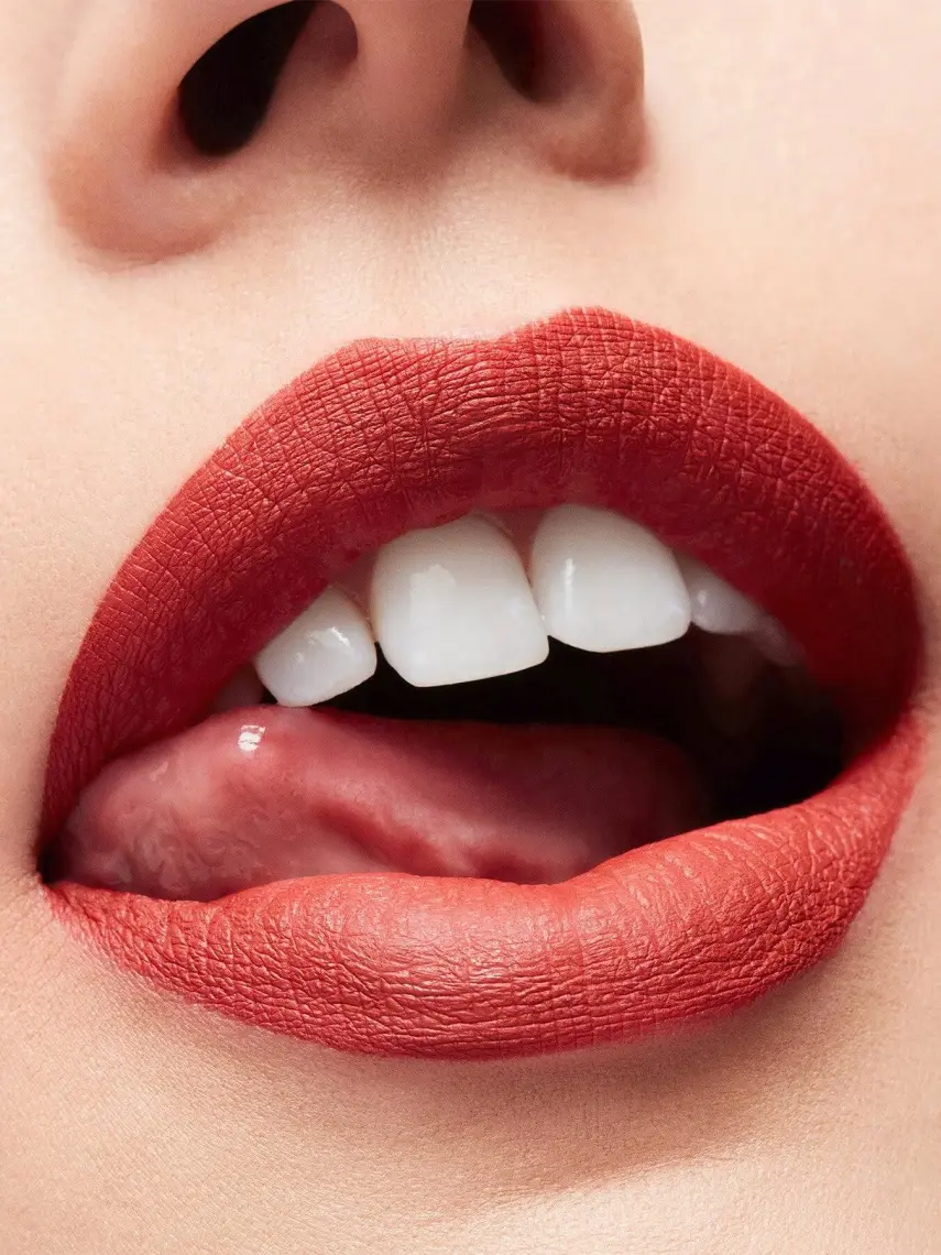 MAC Locked Kiss Ink 24 Saate Kadar Kalıcı Suya Dayanıklı Likit Mat Ruj - Mischief - 4ml - 773602645985
