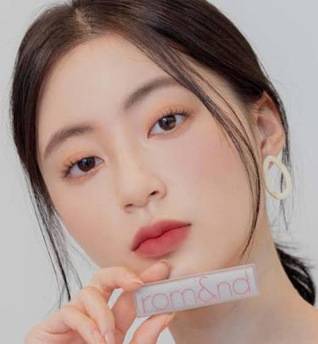 Romand Zero Matte Lipstick - Red Carpet