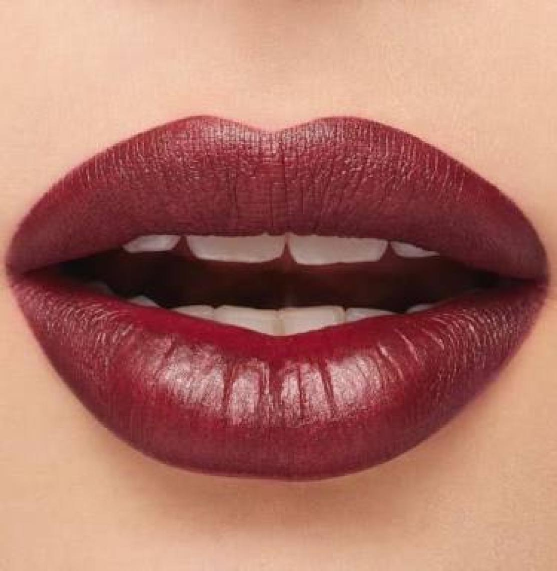 MAC M·a·cxımal Silky Matte Lipstick Nemlendirme Etkili Yoğun Renk Sağlayan Ruj - Captive Audience