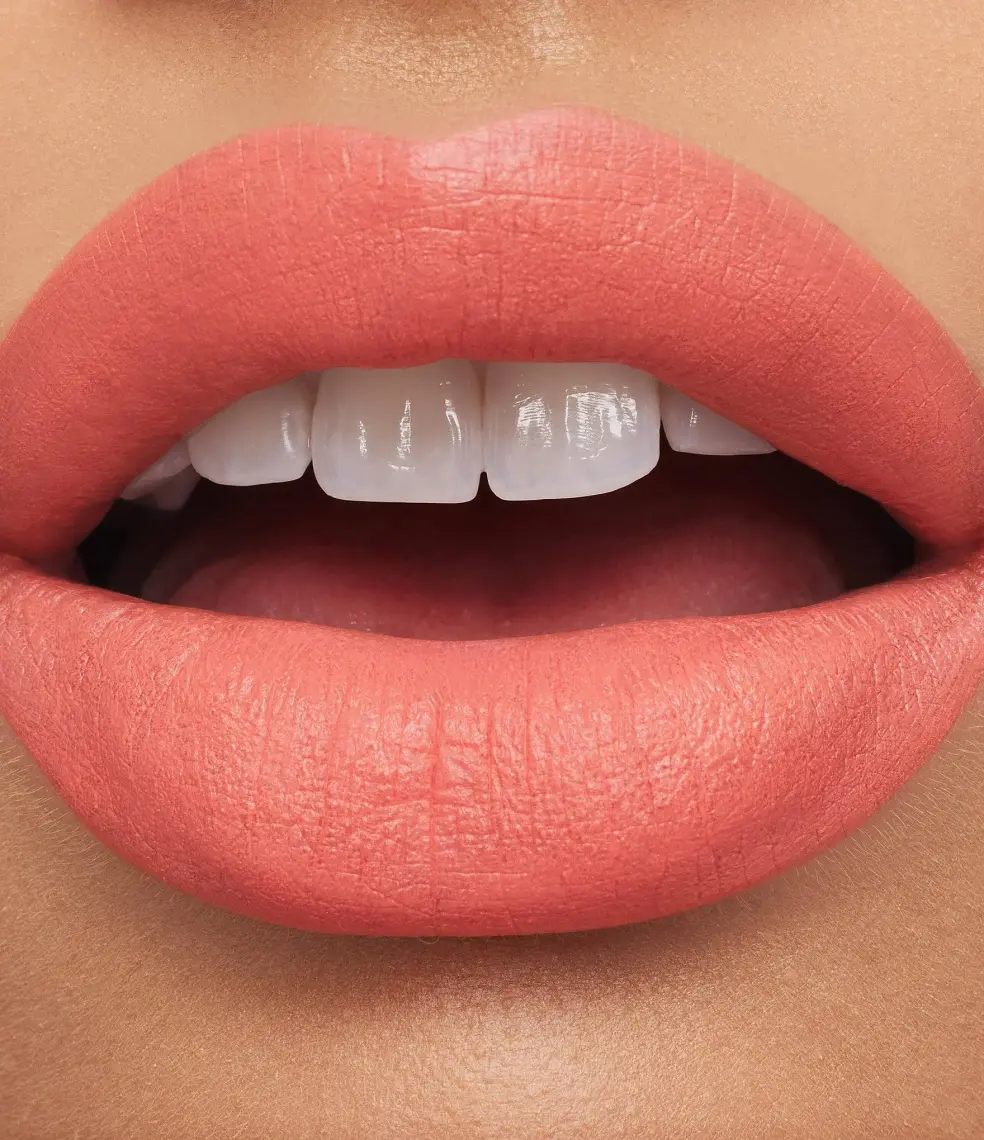 Mac M·a·cxımal Silky Matte Lipstick Nemlendirme Etkili Yoğun Renk Sağlayan Ruj - Forever Curious