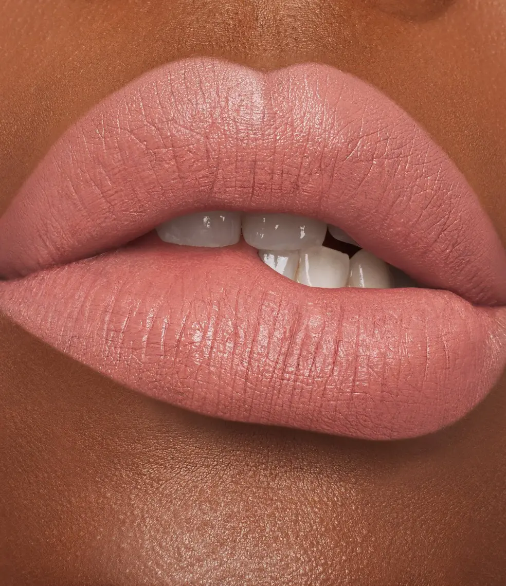 Mac M·a·cxımal Silky Matte Lipstick Nemlendirme Etkili Yoğun Renk Sağlayan Ruj - Forever Curious