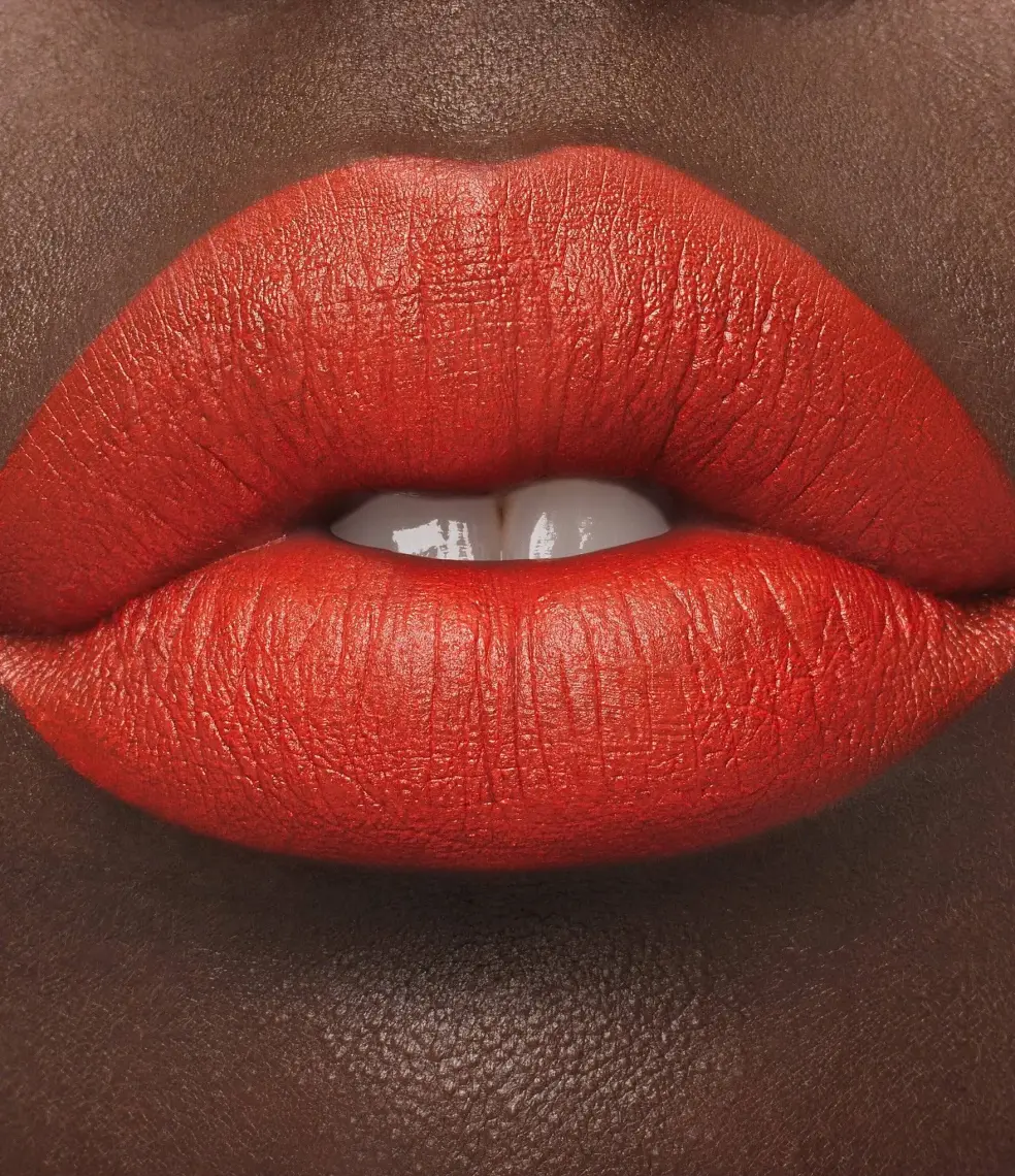 Mac M·a·cxımal Silky Matte Lipstick Nemlendirme Etkili Yoğun Renk Sağlayan Ruj - Forever Curious