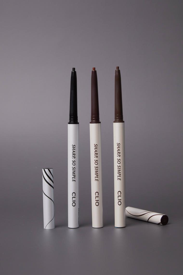 Clio Suya Dayanıklı, İnce Uçlu Göz Kalemi CLIO Sharp So Simple Waterproof Pencil Liner (01 Black)