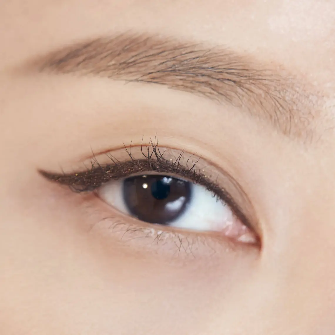 Clio Suya Dayanıklı, İnce Uçlu Göz Kalemi CLIO Sharp So Simple Waterproof Pencil Liner (01 Black)