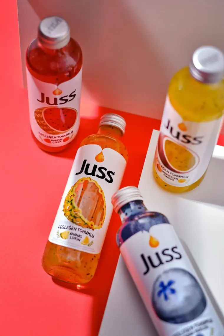 Juss Fesleğen Tohumlu Karpuz Çilek Aromalı Meyve Suyu 6'lı 250 ML