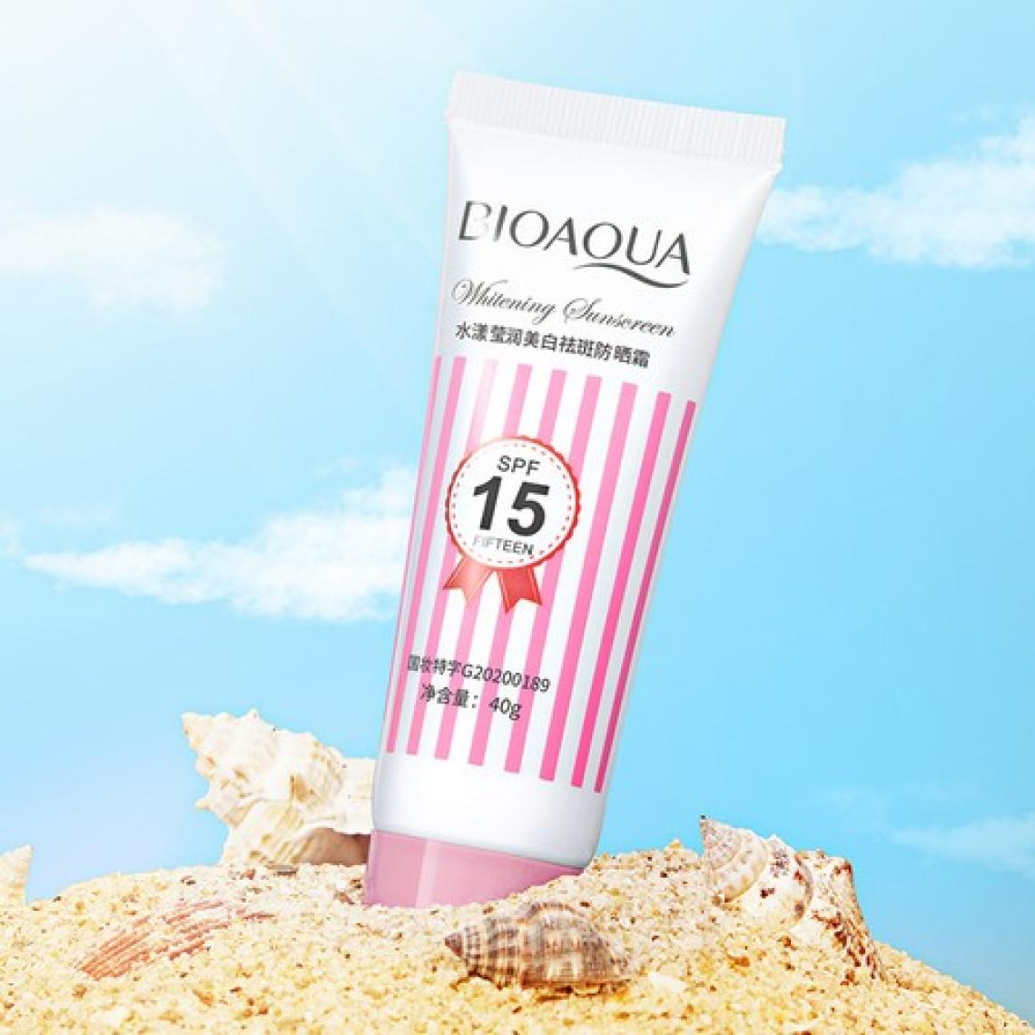 Bioaqua  Niacinamide Ve Meyan Köklü Beyazlatıcı Güneş Koruyucu SPF15 Nemlendirici Krem 40 gr