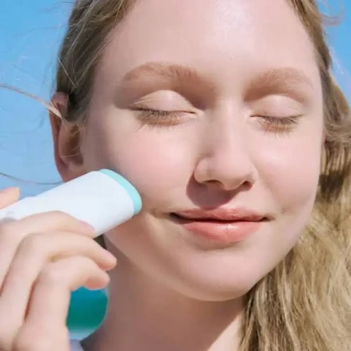 Skin1004 Madagascar Centella Hyalu- Cica Silky- Fit Sun Stick 20G - Nemlendiricili Yumuşak Bitişli Stick