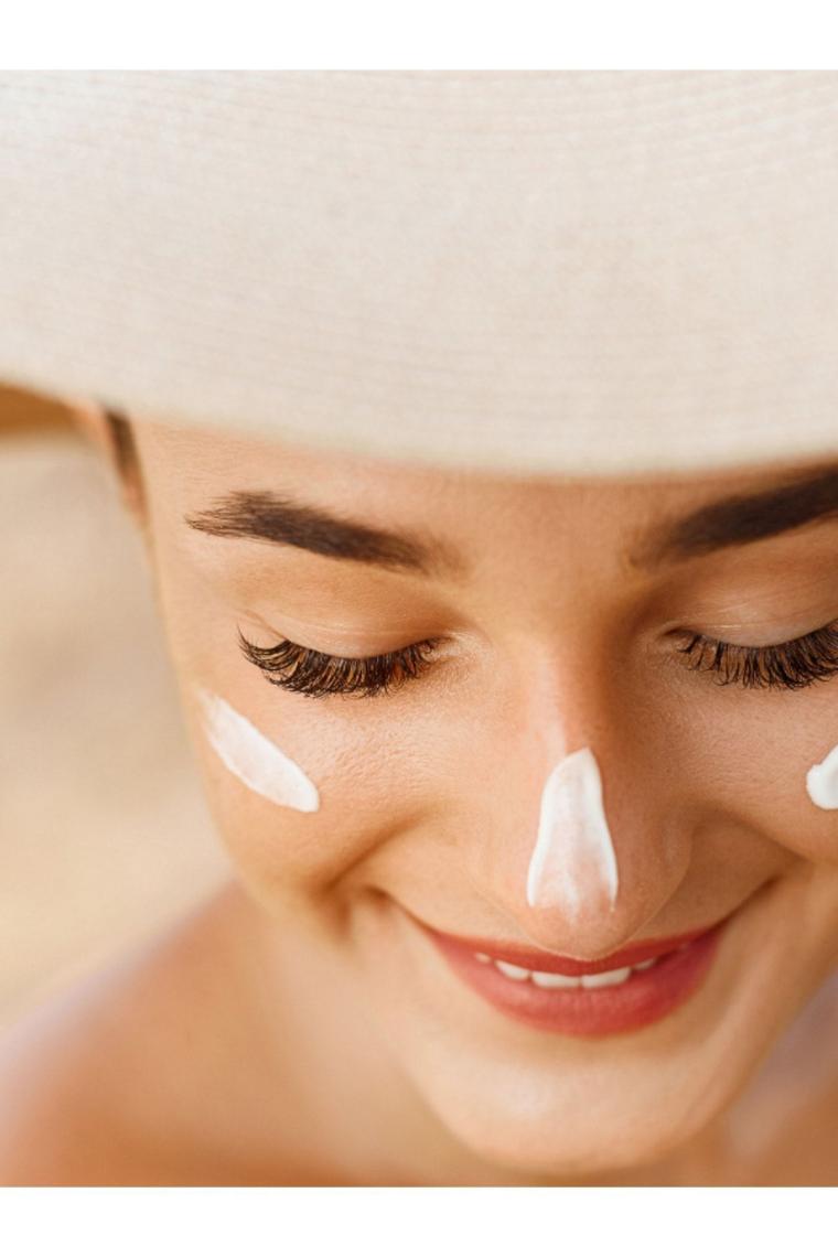 Yüz Güneş Kremi Spf50+ Karma Ve Yağlı Ciltler - Dry Touch Sun Cream 40 Ml 8681877436011