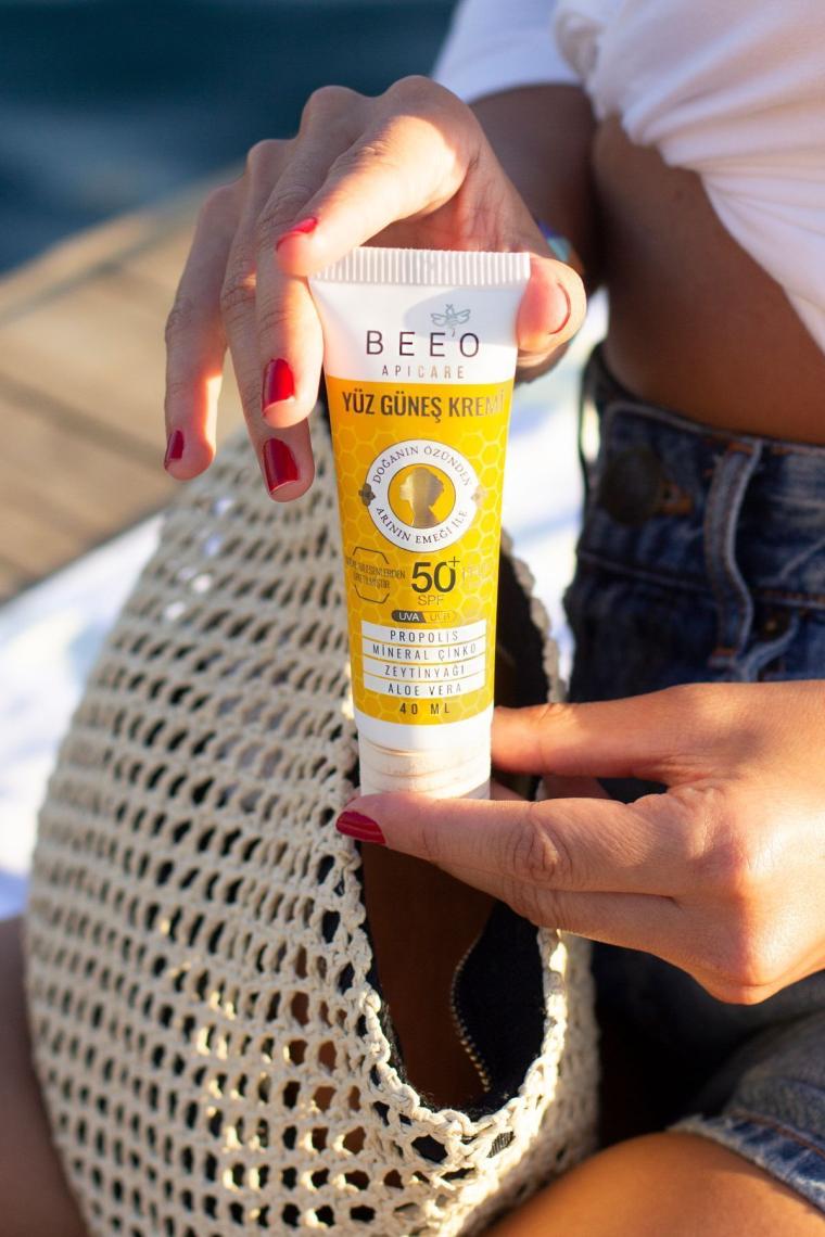 Apicare Propolisli Yüz Güneş Kremi 50 Spf