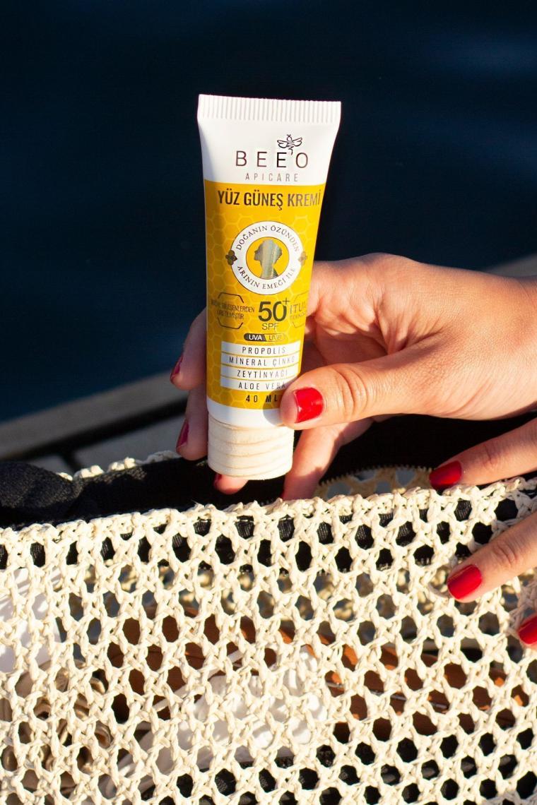 Apicare Propolisli Yüz Güneş Kremi 50 Spf