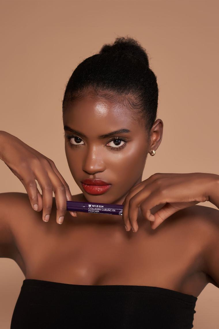 Siyah Collagen Curling Fix Kıvırma ve Belirginleştirme Etkili Kolajen Maskara