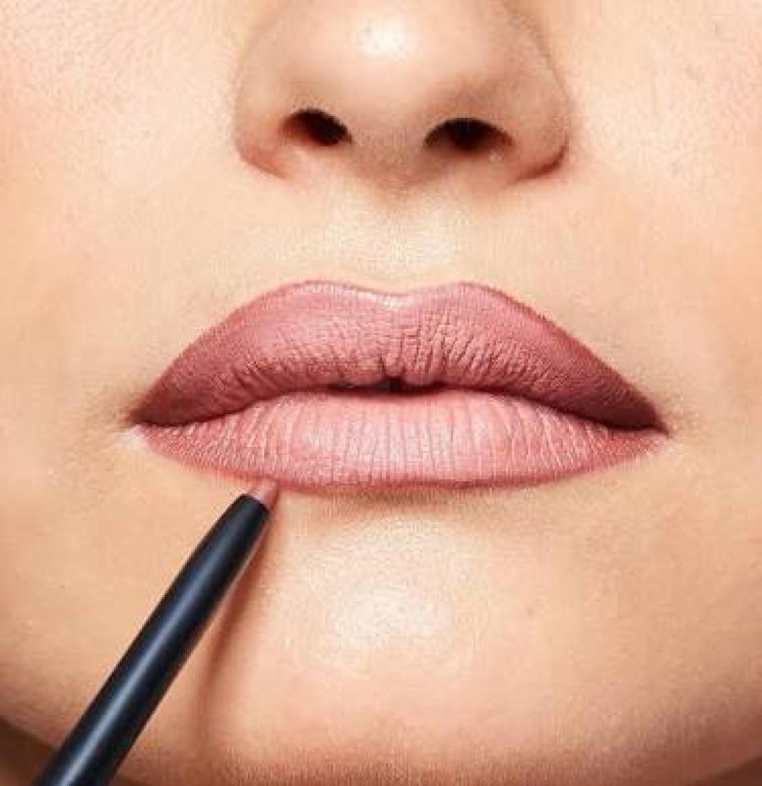 Maybelline New York Color Sensational Dudak Kalemi - 92 Divine Wine (Koyu Kırmızı)