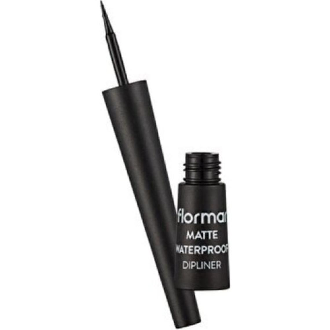 Matte Yoğun Renk Veren Suya Dayanıklı Mat Eyeliner (001 Black) 8690604536481