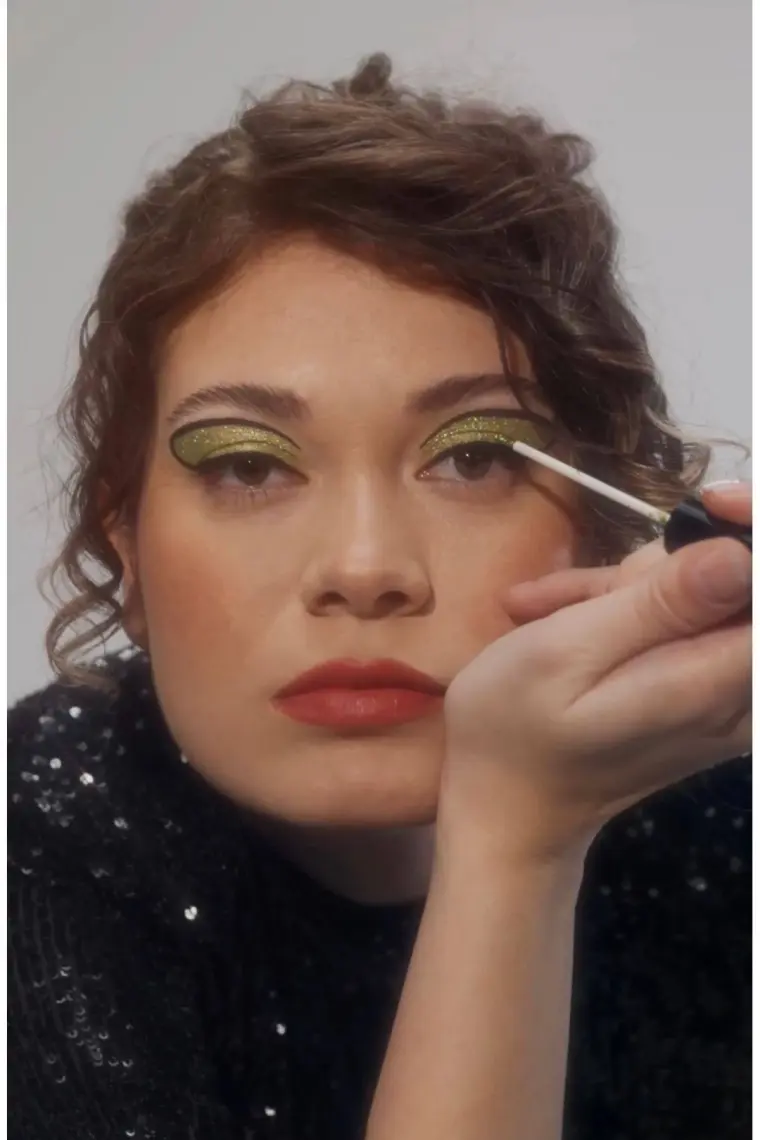 The Glitter Lab Simli Likit Eyeliner - Dazzling Liner - Shameless Pistachio