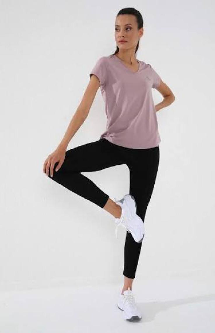 Beyaz Basic Kısa Kol Standart Kalıp V Yaka Kadın T-Shirt - 97145