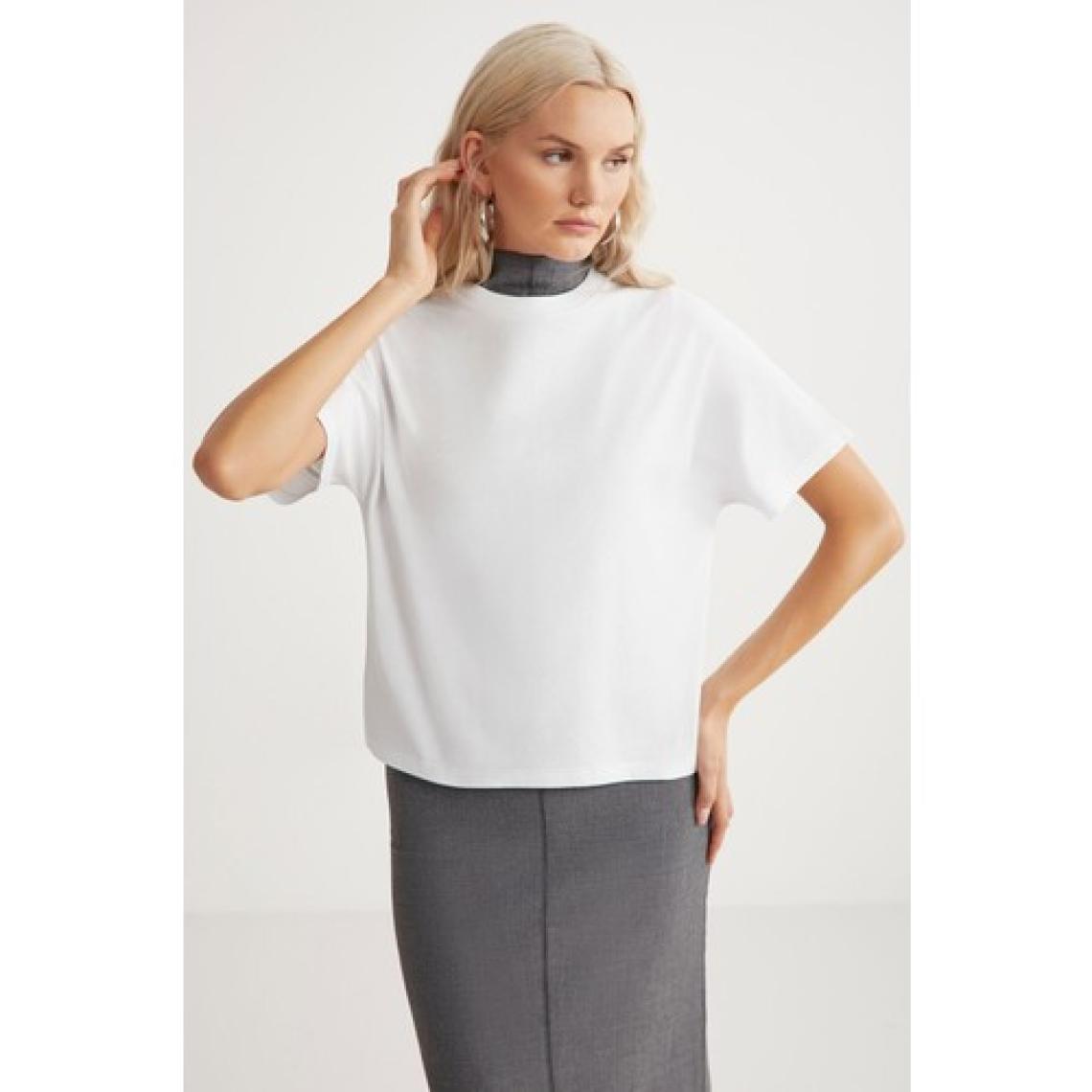 Lottie Kadın Regular Kalıp Bisiklet Yaka %100 Pamuk Kısa Kollu Beyaz T-shirt