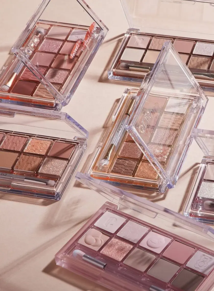 Clio Göz Alıcı Renklerde, Yoğun Pigmentli Far Paleti CLIO Pro Eye Palette (14 Atelier in Hannam)