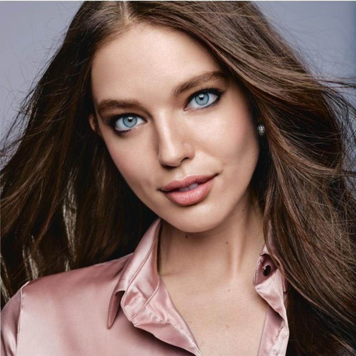 Maybelline New York Affinitone  Fondöten - 42 Dark Beige