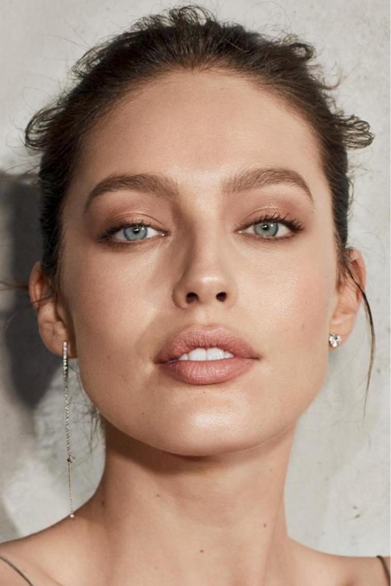 Maybelline Affinitone Fondöten 03 Light Sand Beige