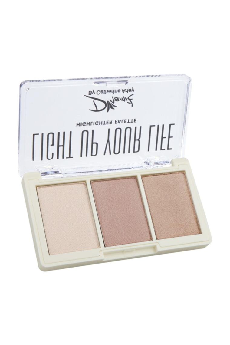 Dinamik By  Light Up Your Life Highlighter Palette