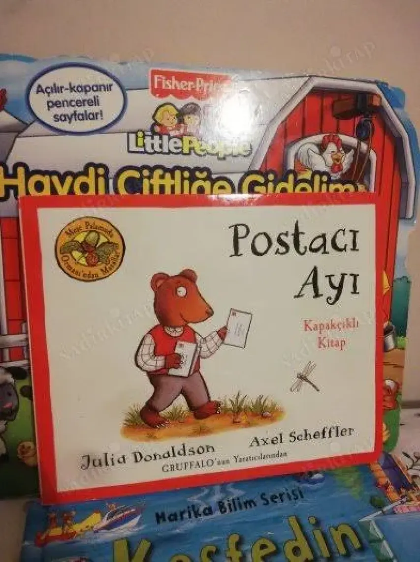 Meşe Palamudu Ormanı’ndan Masallar - Postacı Ayı - Kapakçıklı Kitap (Ciltli) - Julia Donaldson