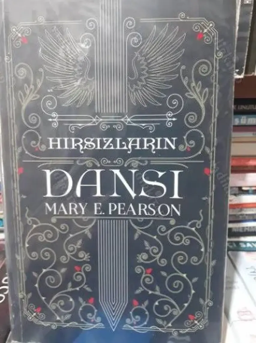 Hırsızların Dansı - Mary E. Pearson
