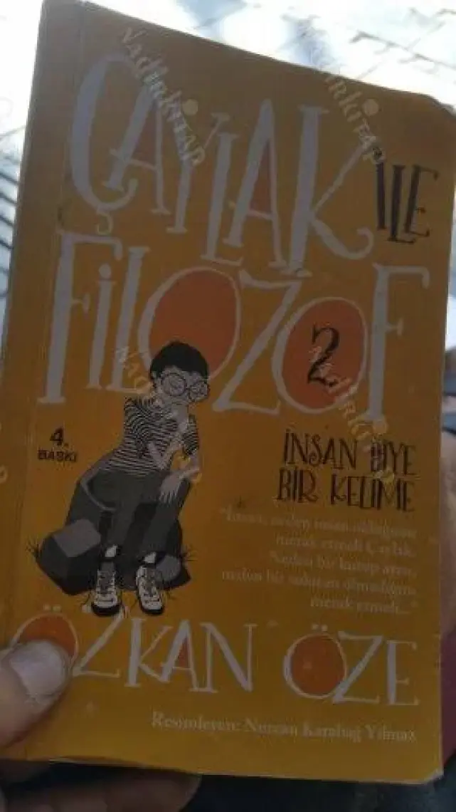 Çaylak İle Filozof - 2 / İnsan Diye Bir Kelime - Özkan Öze
