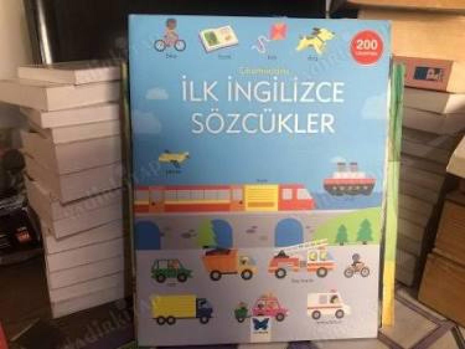 Çıkartmalarla İlk İngilizce Sözcükler