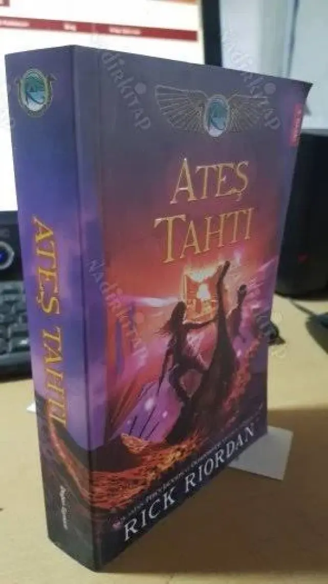 Kane Günceleri 2 Ateş Tahtı - Rick Riordan