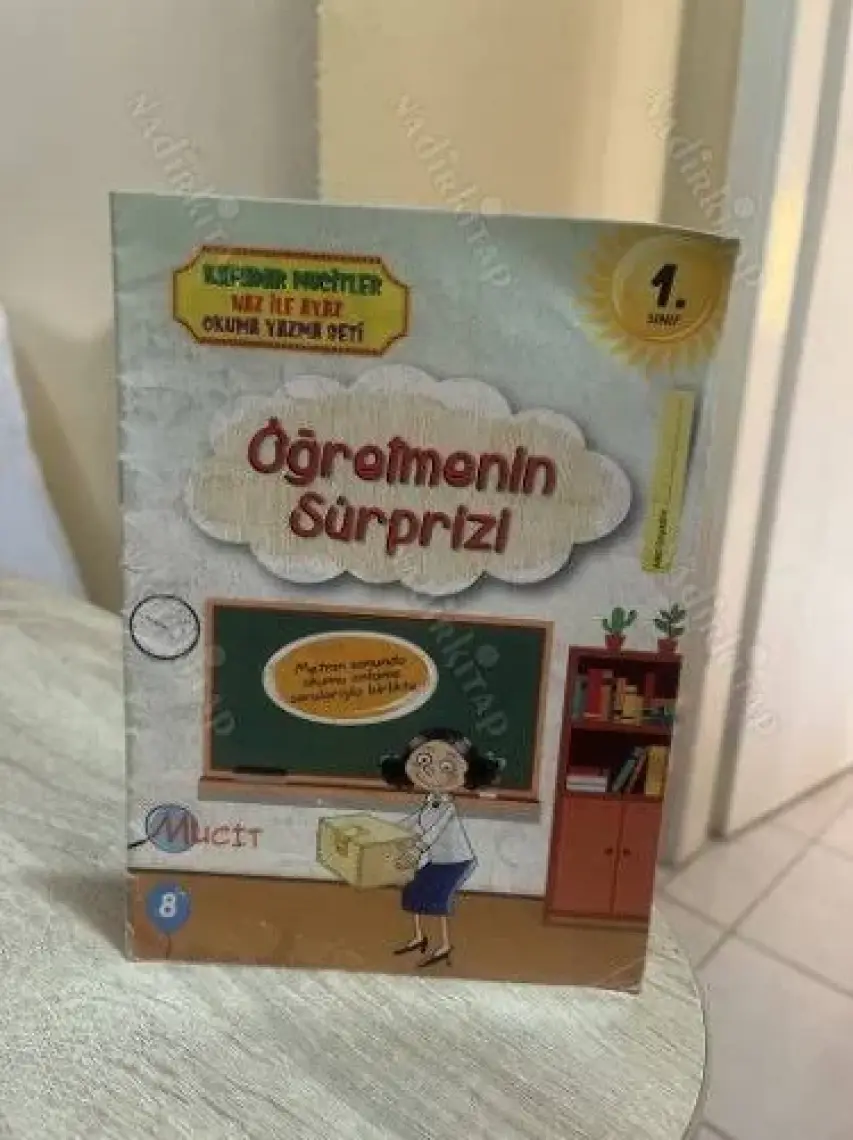 Öğretmenin Sürprizi - Çok Uslu Yaramazlar 3 - Aytül Akal