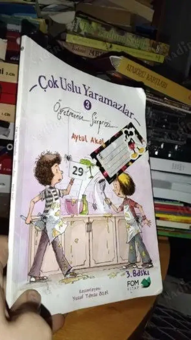 Öğretmenin Sürprizi - Çok Uslu Yaramazlar 3 - Aytül Akal