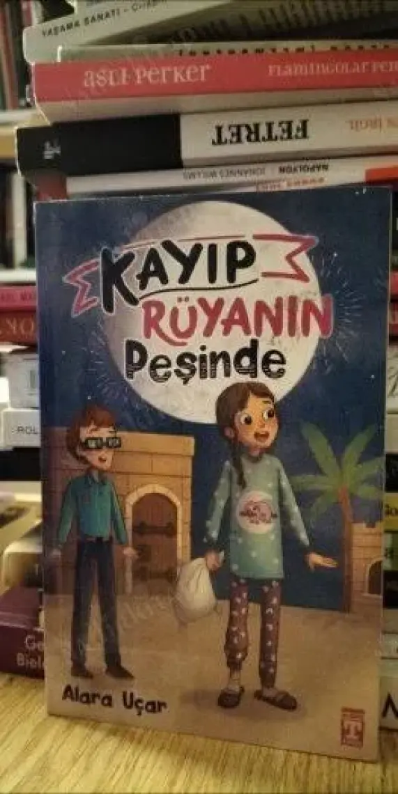 Kayıp Rüyanın Peşinde - Alara Uçar