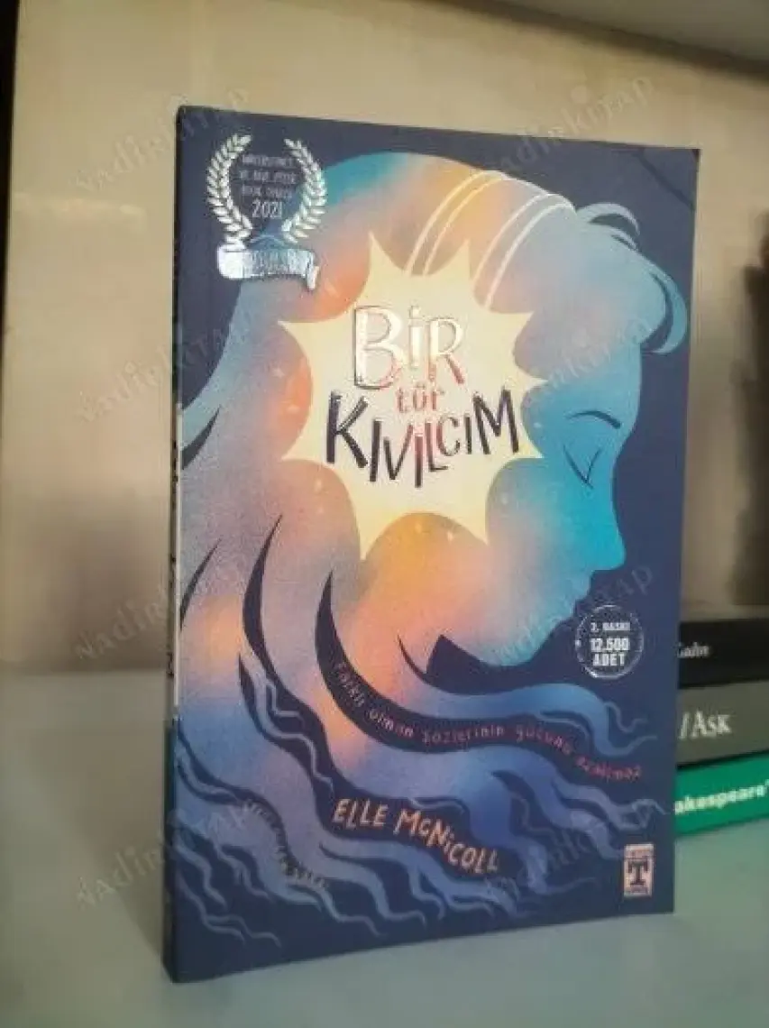 Bir Tür Kıvılcım - Elle Mcnicoll