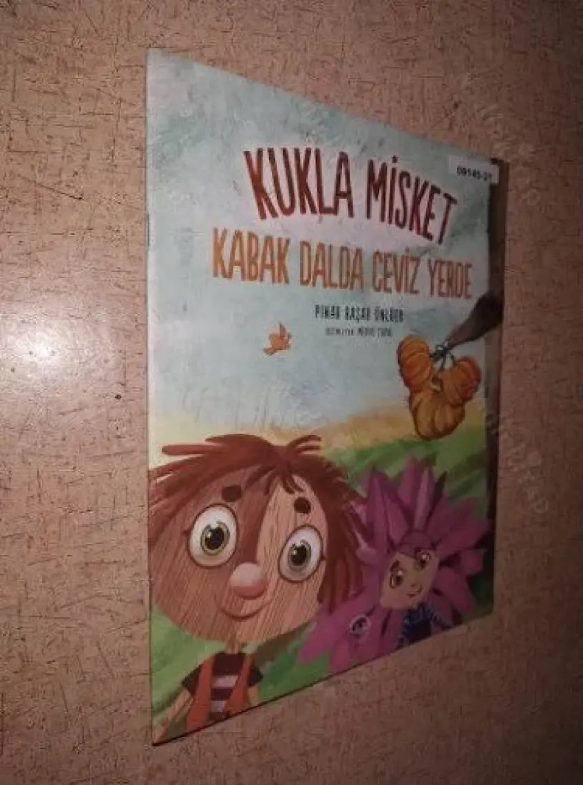 Kukla Misket Kabak Dalda Ceviz Yerde - Pınar Başar Ünlüer