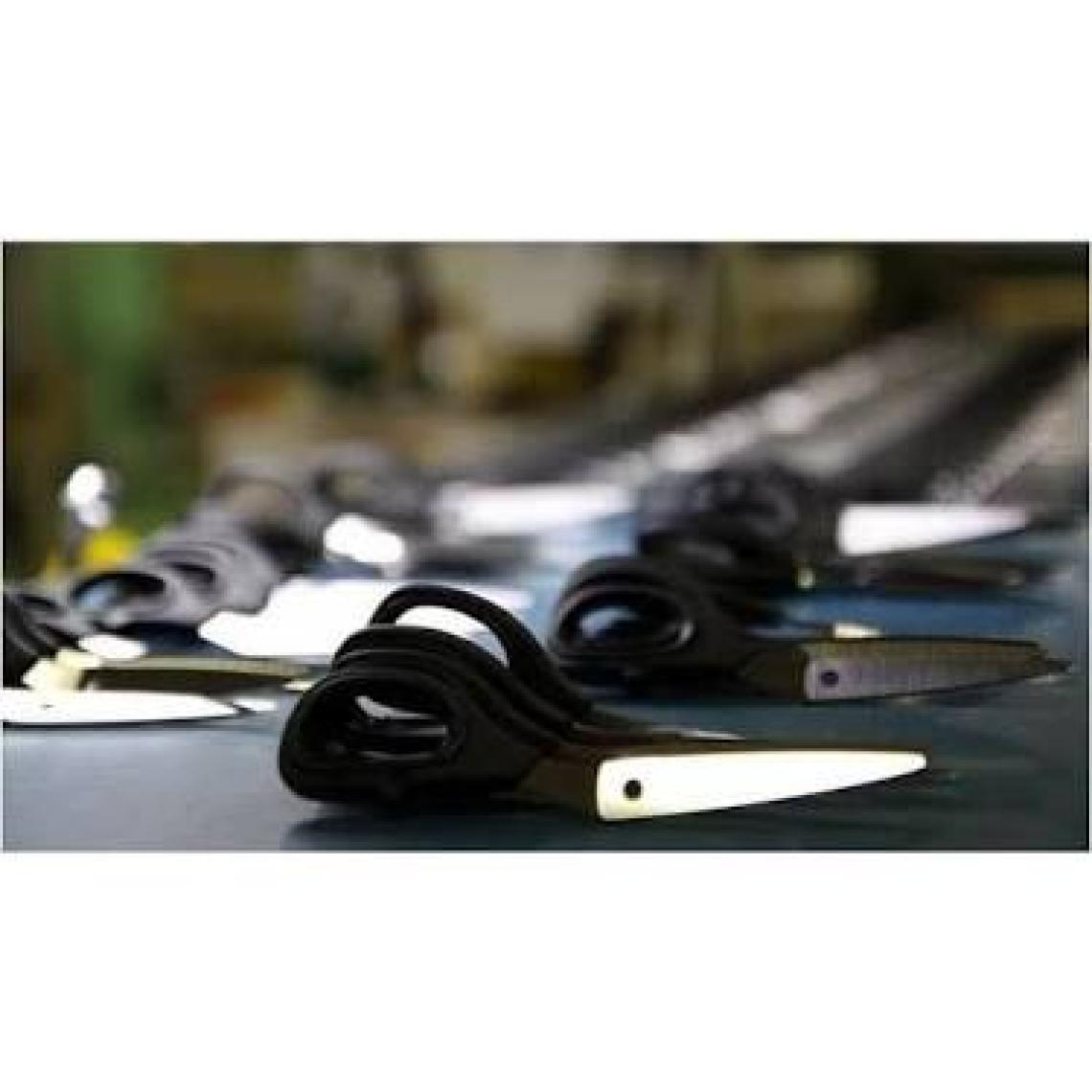 Kai 7300 Plastik Saplı Pastal Kumaş Kesim Makası ( 12 Inch )