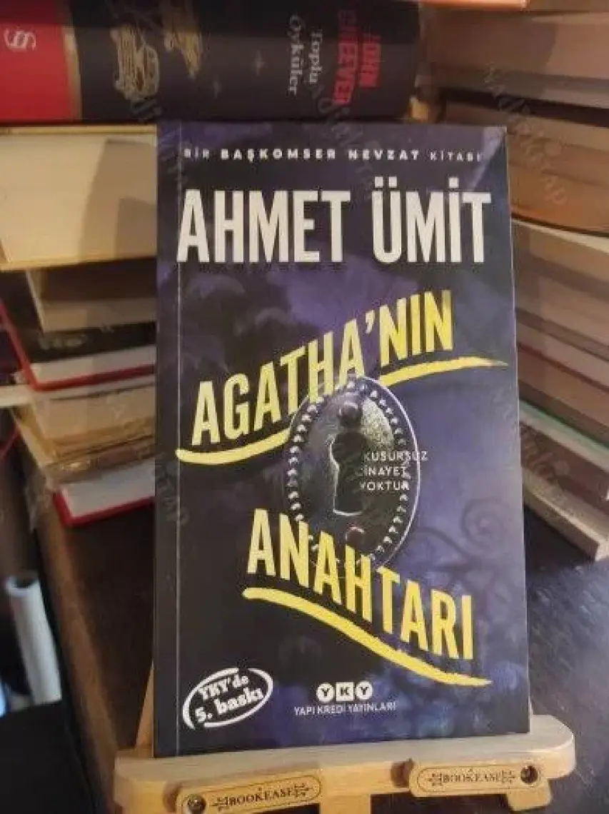Agatha'nın Anahtarı - Ahmet Ümit