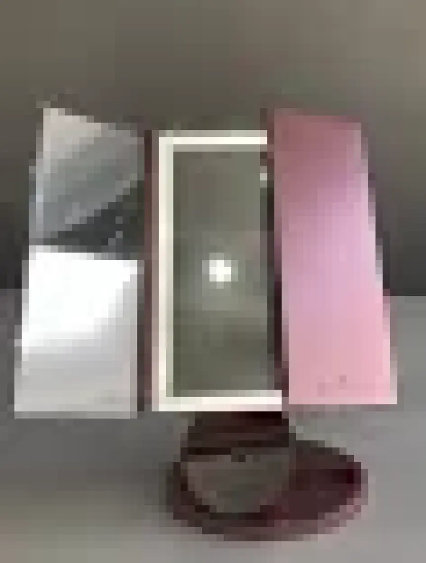 Land Of Myth - 1X-2X-3X-10X  Büyütmeli 37 LED Işıklı Makyaj Aynası, 3 Panel, Katlanabilir, Dokunmatik Sensörlü