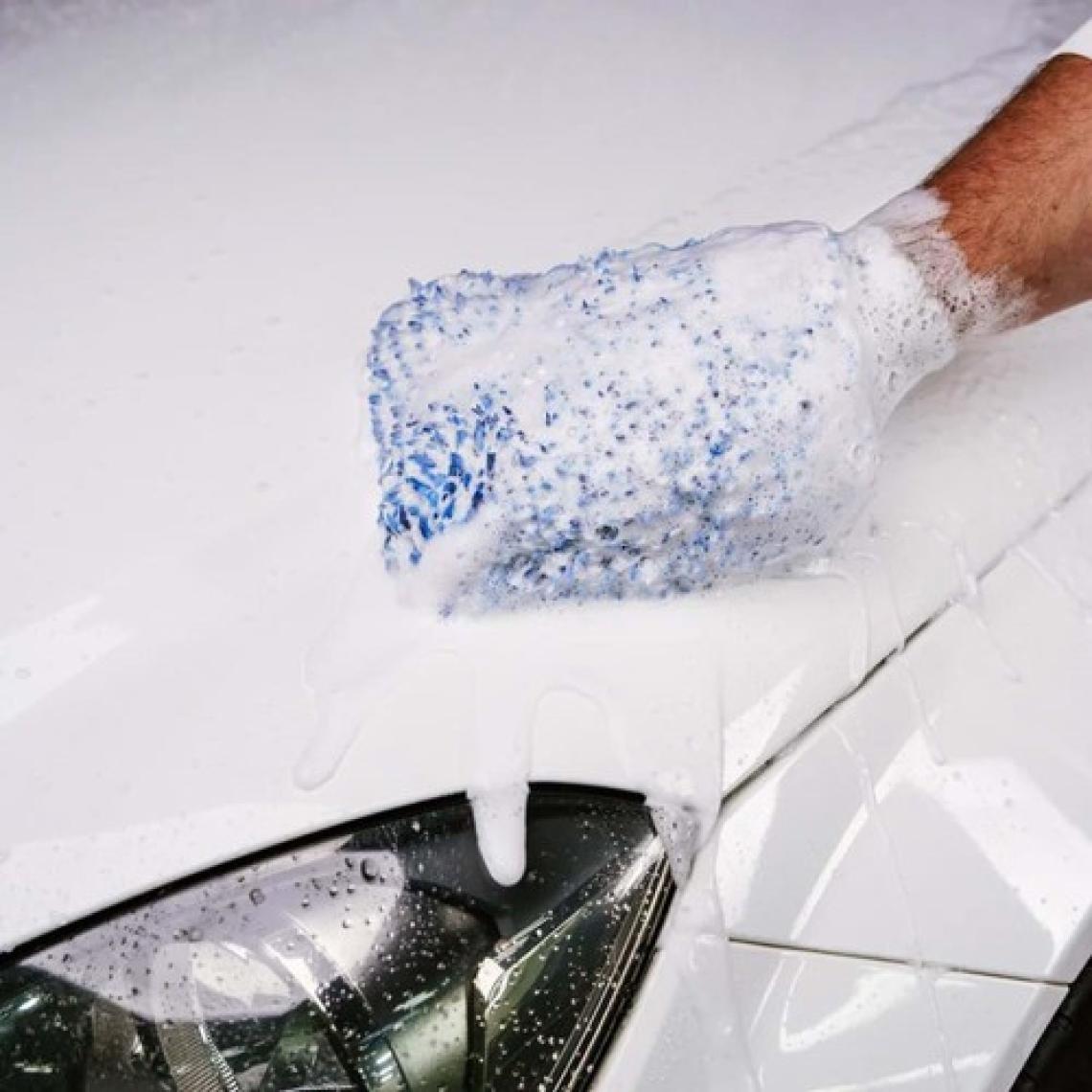 Gyeon Q²m Bathe Ph Nötr Cilalı Oto Şampuanı - 1000 ml -Yüksek Konsantre Jel Araç Yıkama Köpüğü
