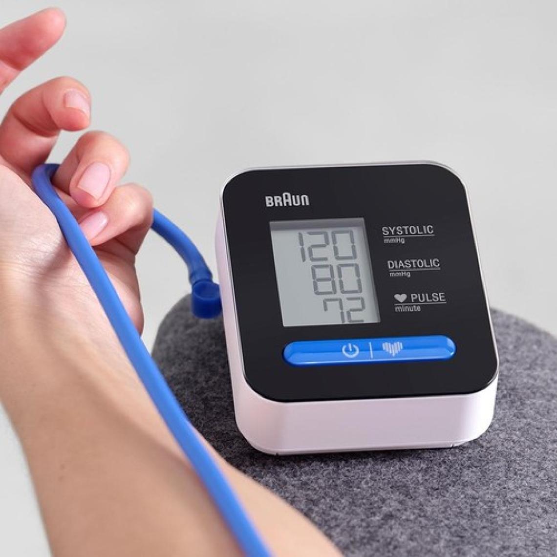 Braun ExactFit 1 BUA 5000 Üst Koldan Ölçer Tansiyon Aleti Siyah