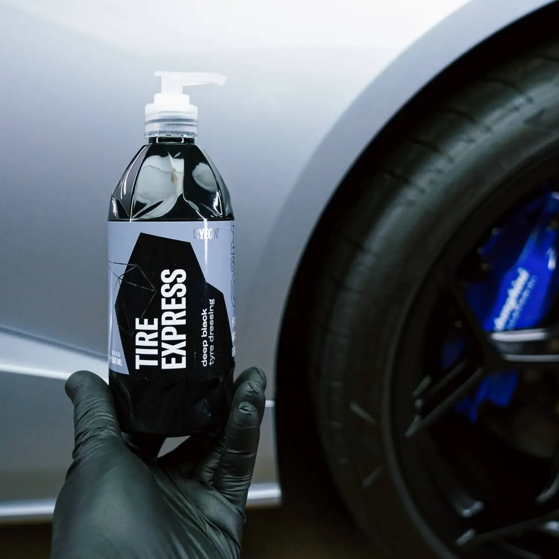Gyeon Q²m Tire Express Lastik Parlatıcı ve Koruyucu - 500 ml -Su Bazlı Jel Oto Lastik Cilası