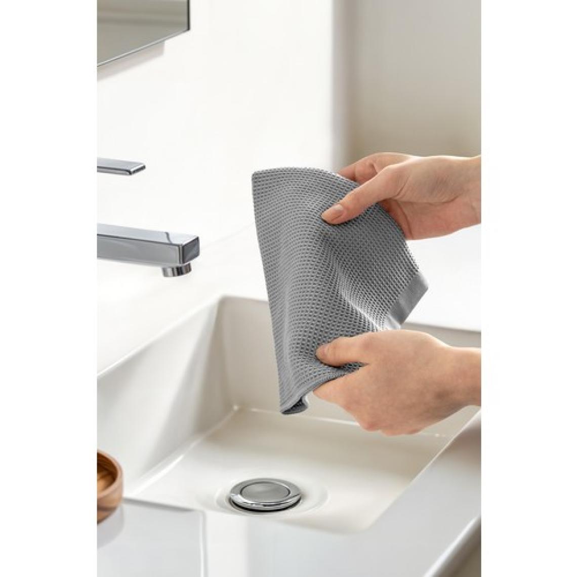 Silva Premium Mikrofiber Banyo Temizlik Bezi - 40 x 40 cm, İz Bırakmayan, Hızla Kuruyan ve Dayanıklı